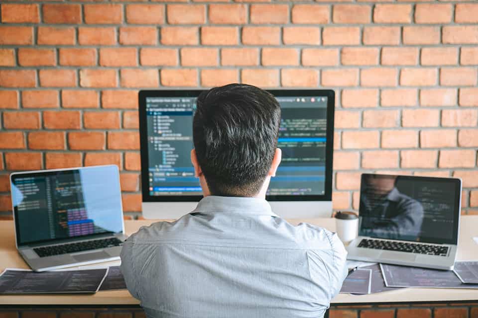 Sumate como programador fullstack al equipo de Estudio DMG